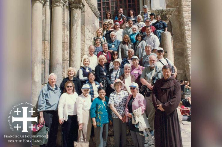 Photo of 2006 Columbus pilgrimage group on Church of Holy Sepluchre steps
